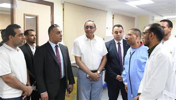   جولة مفاجئة لـ محافظ قنا على المنشآت الخدمية بنجع حمادي.. صور