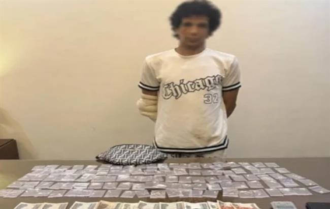 ضبط شخص بالجيزة لقيامه بالترويج للمواد المخدرة عبر مواقع التواصل الاجتماعي