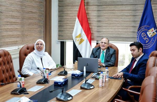 رئيس هيئة الدواء يبحث مع سفيري مصر برواندا وجنوب السودان سبل تعزيز التعاون الدوائي المشترك