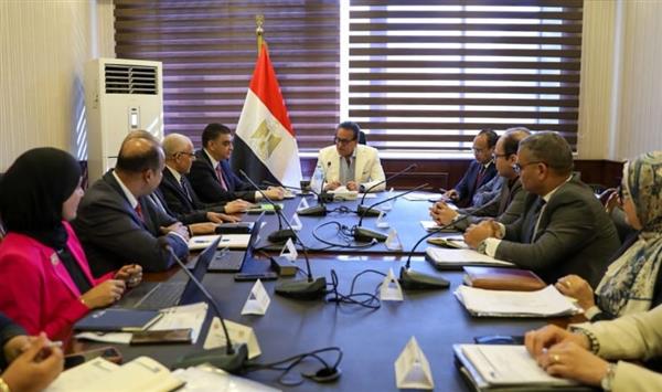 وزير الصحة يستقبل رئيس هيئة الشراء الموحد وقيادات شركة جريفلز إيجيبت