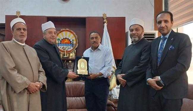 رئيس قطاع المعاهد الأزهرية يلتقي محافظ مطروح لبحث سبل تعزيز التعاون المشترك