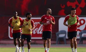   الأهلي يختتم تدريباته استعدادًا لمواجهة فاركو غدًا في الدوري الممتاز