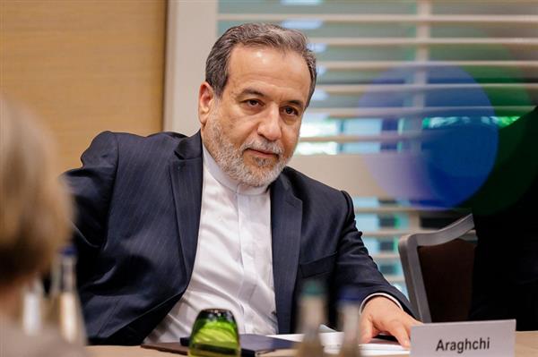 وزير الخارجية الإيراني: نعمل مع روسيا والصين لوقف العقوبات الأوروبية