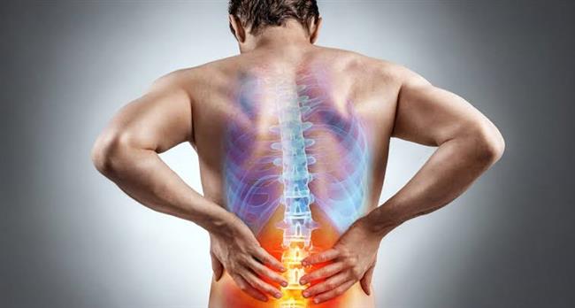 فيتامين B2.. السلاح الخفي للتغلب على ألم عرق النسا واستعادة الحركة