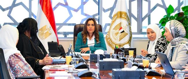 وزيرة البيئة تبحث تسريع تقييم الأثر البيئي
