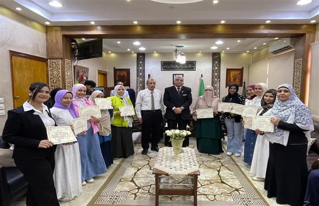 " تعليم القليوبية " يكرم أوائل الدبلومات الفنية على مستوى الجمهورية