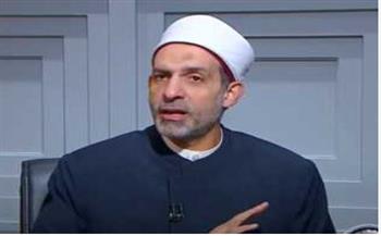   أمين الفتوى: لا مانع من ارتداء الملابس على الموضة بشرط