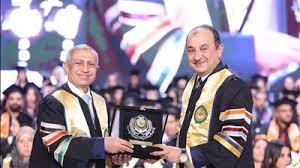   وزير قطاع الأعمال يشهد حفل تخرج دفعة جديدة من كلية الدراسات العليا في الإدارة بالأكاديمية العربية 