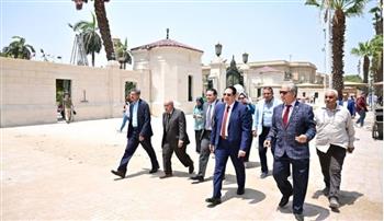   رئيس جامعة القاهرة يتفقد أعمال الترميم والصيانة لسور الحرم الجامعي 