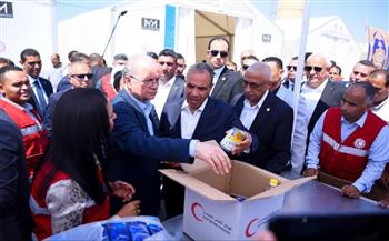   وزير الخارجية ورئيس الوزراء الفلسطيني يزوران مركز الإمداد الغذائي "المطبخ الإنساني" بالشيخ زويد
