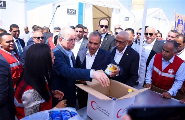 وزير الخارجية ورئيس الوزراء الفلسطيني يزوران مركز الإمداد الغذائي "المطبخ الإنساني" بالشيخ زويد