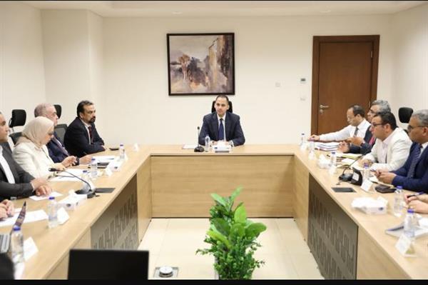 نائب وزير الصحة يعقد اجتماعًا لتطوير منظومة المخازن الاستراتيجية والتموين الطبي