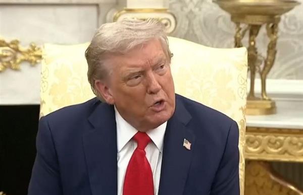 ترامب لزيلينسكي: سأتحدث مع بوتين وواشنطن ستظل ضامنة لأمن أوكرانيا