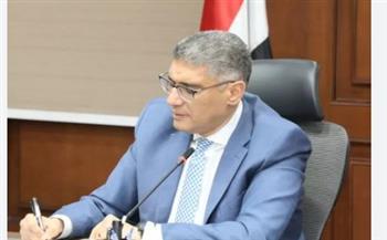   محافظ الجيزة يجازي مسؤولين بحي الهرم لتقاعسهم عن تنفيذ إزالة لمخالفات بناء بفيصل