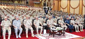   الفريق أول عبد المجيد صقر  يلتقى بعدد من مقاتلى المنطقة الشمالية العسكرية
