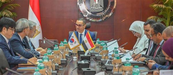 وزير الاستثمار يستقبل سفير كوريا الجنوبية بالقاهرة