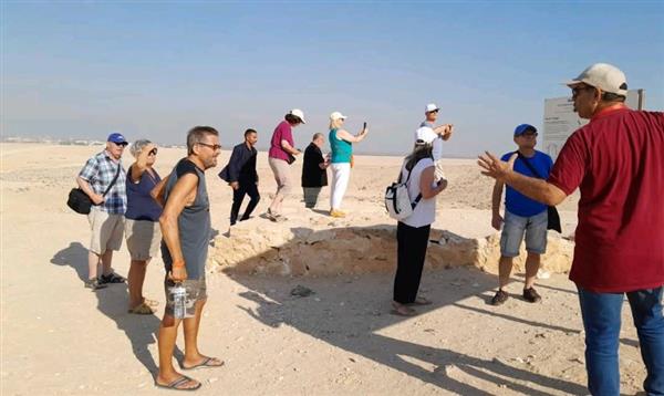 وفود ألمانية ومجرية تزور المناطق الأثرية بالمنيا