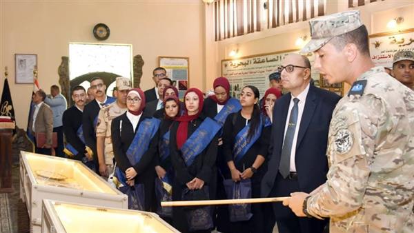 القوات المسلحة تنظم زيارة للإعلاميين وطلبة الأكاديمية العسكرية والجامعات لإحدى الوحدات الخاصة البحرية