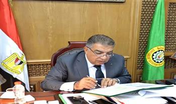   محافظ الدقهلية يؤكد الالتزام بالمعايير والاشتراطات البيئية في جميع المصانع