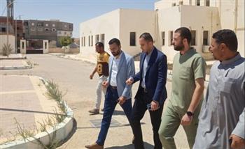   مطروح .. نائب وزير الصحة يتفقد مستشفى رأس الحكمة ويوجه بتذليل كافة المعوقات