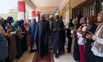 رئيس قطاع المعاهد الأزهرية يتفقد «المشروع الصيفي للقرآن الكريم» بأسوان