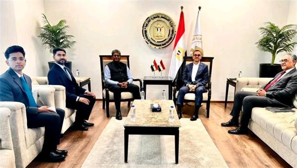 وزير الاستثمار والتجارة الخارجية يلتقى السفير الهندي بالقاهرة