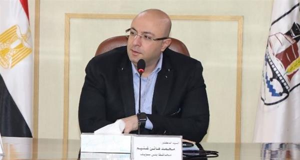 محافظ بني سويف يهنئ بطلة المحافظة سُندُس عبدالقادر لحصدها 6 ميداليات