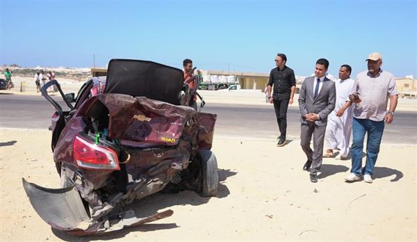 نائب محافظ مطروح يتفقد إعادة تسيير حركة الطريق الساحلي عقب حادث تصادم