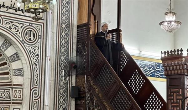 موضوع خطبة الجمعة اليوم .. "إن من الشجر شجرة لا يسقط ورقها"