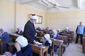   طلاب الثانوية الأزهرية يواصلون امتحانات الدور الثاني بالفيزياء والتاريخ 