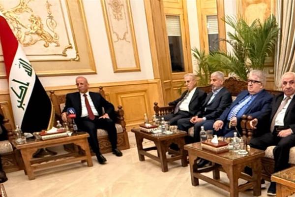 سفير العراق في القاهرة يلتقي رجال الأعمال والمستثمرين العراقيين بحضور ممثلي الأحزاب الكردية