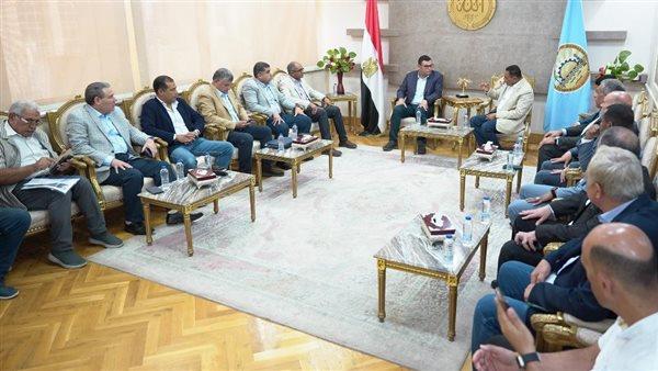 وزير الإسكان يصل محافظة مطروح لمتابعة موقف عدد من المشروعات