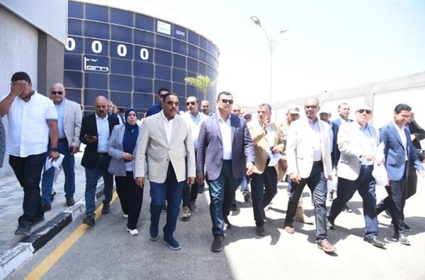 وزير الإسكان ومحافظ مطروح يتفقدان محطة تحلية مياه البحر "الرميلة 4" بطاقة 65 ألف م3/يوم