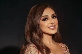 جميلة عزيز تدعم أنغام في محنتها الصحية وتدعو لها