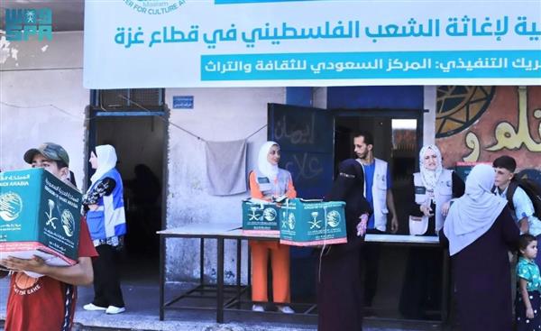 مركز الملك سلمان للإغاثة يواصل توزيع المساعدات الغذائية على الأسر الفلسطينية في غزة