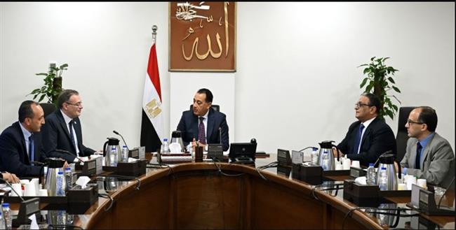 مدبولي يبحث مع رئيس "المركزي للتنظيم والإدارة" جهود الجهاز في تطوير العمل الإداري 