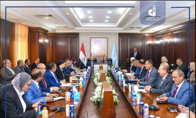 كامل الوزير يعقد جلسة مع مستثمري الإسكندرية لبحث مطالبهم 
