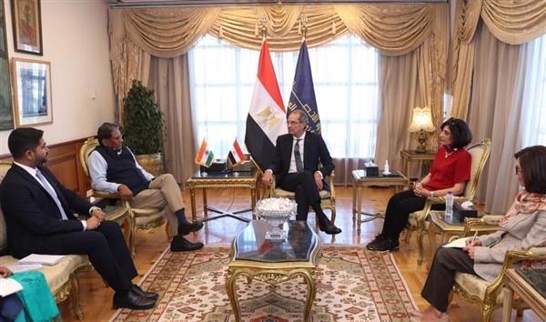 مصر والهند تبحثان تعزيز التعاون فى مجالات التعهيد وبناء القدرات الرقمية