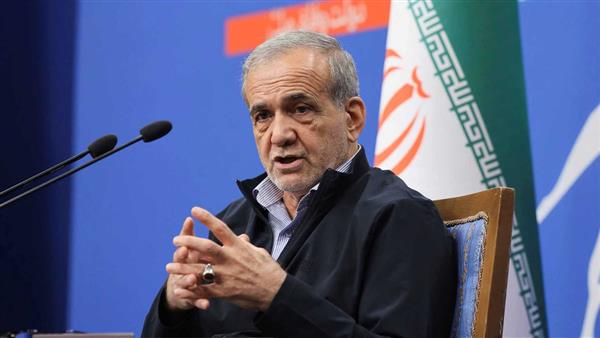 الرئيس الإيراني: الوحدة هي الدرع الواقي من تهديدات الأعداء