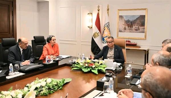 محافظ جنوب سيناء: توزيع المهام وفق الكفاءات تنفيذًا لتوجيهات الرئيس السيسي