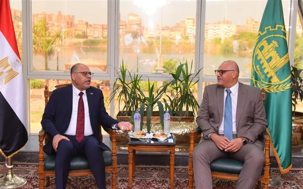 وزير العمل يبحث مع محافظ القليوبية تفعيل سبل التعاون في الملفات المشتركة