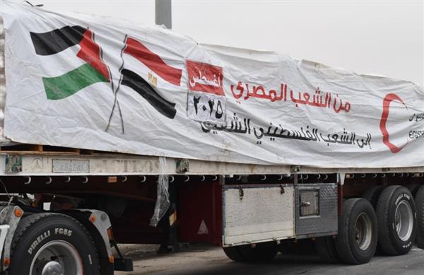 الهلال الأحمر المصري يدفع نحو 4 آلاف طن مساعدات إلى غزة