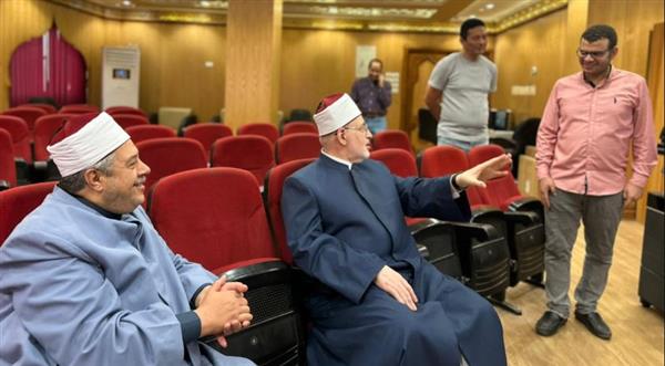 الضويني وعبد الغني يتابعان غرفة عمليات امتحانات الدور الثاني للثانوية الأزهرية