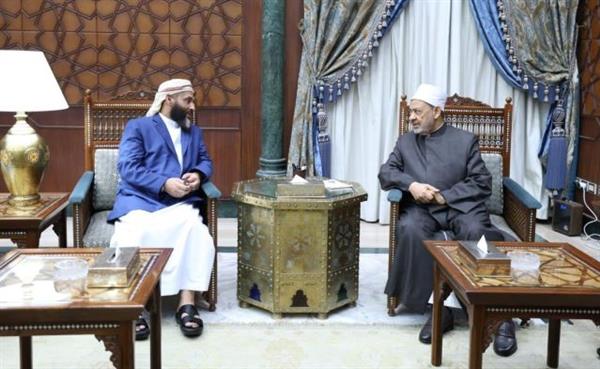 شيخ الأزهر يستقبل وزير الأوقاف اليمني ويبحثان سبل تعزيز الدعم العلمي والدعوي لليمن