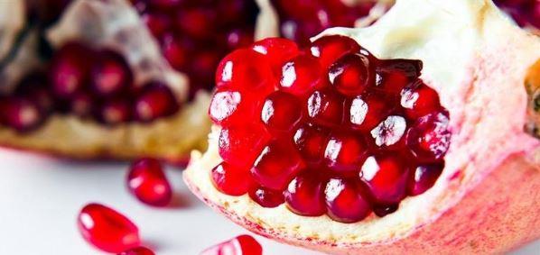 الرمان.. كنز غذائي متكامل يعزز الصحة من الذاكرة حتى الخصوبة