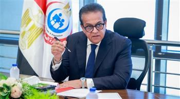   وزير الصحة يناقش مستجدات ملف تكليف أعضاء المهن الصحية 