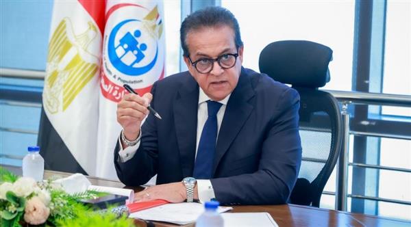 وزير الصحة يناقش مستجدات ملف تكليف أعضاء المهن الصحية