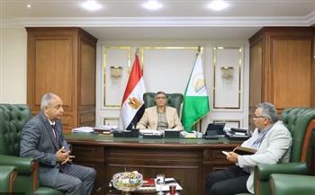   محافظ الجيزة يبحث مع مساعد وزير الصحة سبل دعم وتطوير المنشآت الطبية