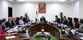   مدبولي يستعرض آليات تنفيذ مشروعات الكهرباء بالمدن الجديدة بالمشاركة مع القطاع الخاص