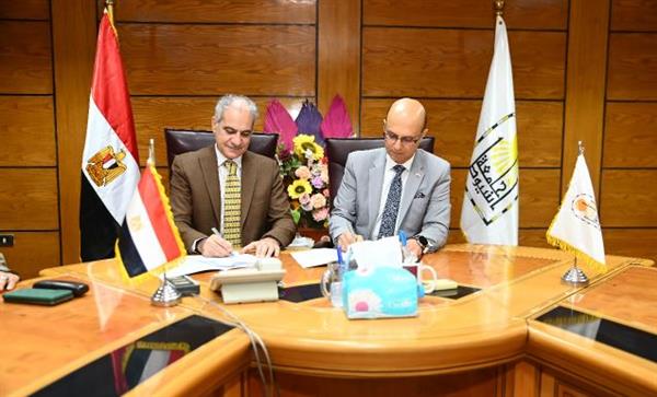 المنشاوي يوقع بروتوكول تعاون مع رئيس جامعة أسوان لتفعيل برامج الدراسات العليا الأكاديمية